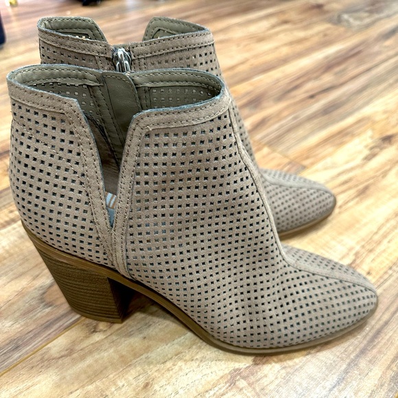 Dolce Vita Ankle Boots with Chunky Heel - Picture 2 of 5